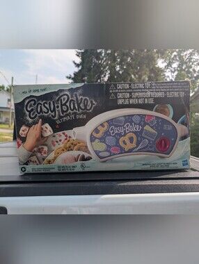 Easy Bake Ultimate Oven, Baking Star Super Treat Edition